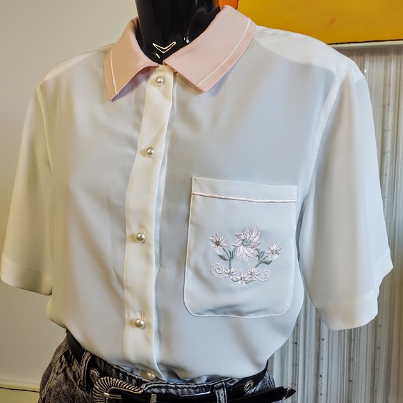 Vintage Tops - Vintage 80s Pink Collar + Floral Pocket Top